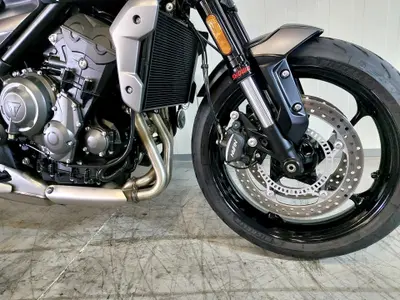 TRIUMPH TRIDENT 660 – foto 4