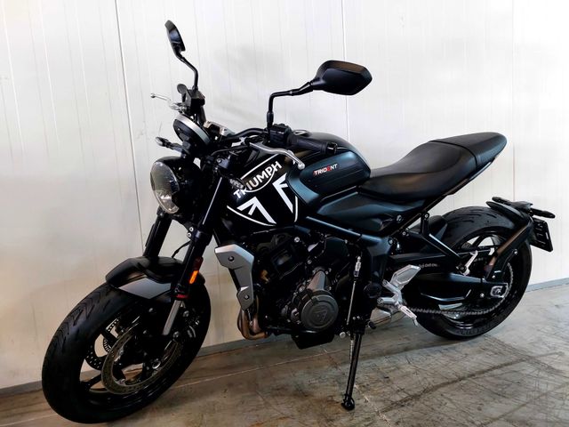triumph - trident-660