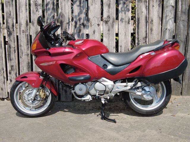 honda - nt-650-v-deauville
