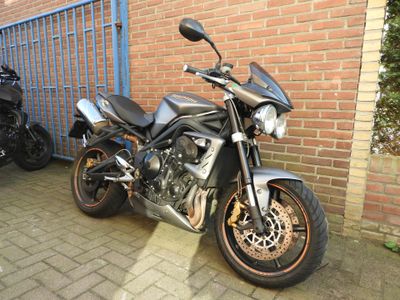 TRIUMPH STREET TRIPLE R – foto 4