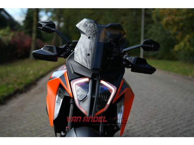 ktm - 1290-super-duke-gt