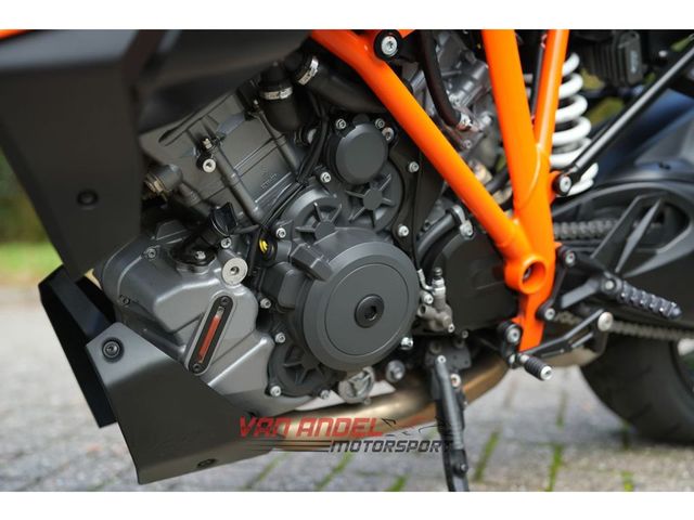 ktm - 1290-super-duke-gt