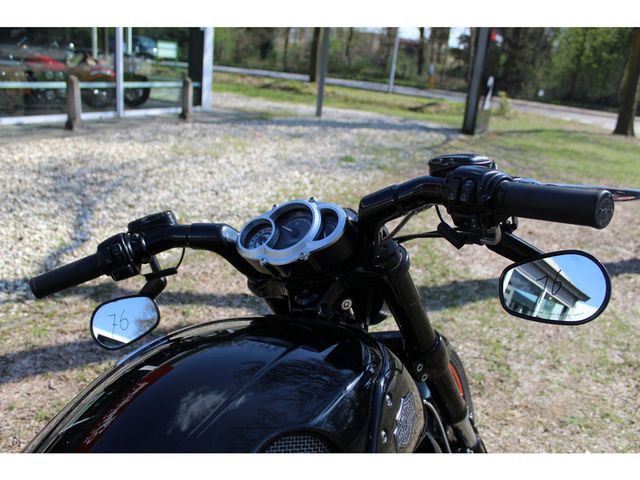 harley-davidson - v-rod-muscle-vrscf