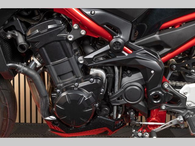 kawasaki - z900