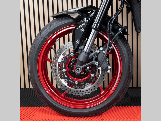 kawasaki - z900