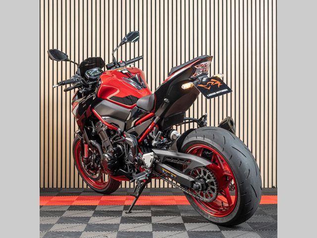kawasaki - z900