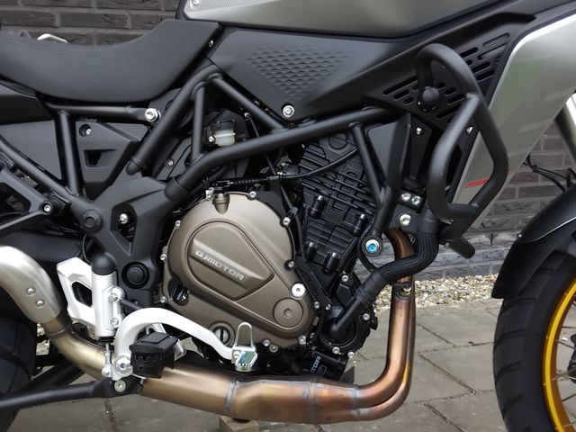 QJMOTOR - srt-700-x-touring