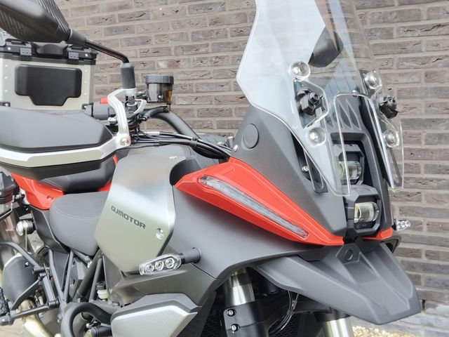 QJMOTOR - srt-700-x-touring