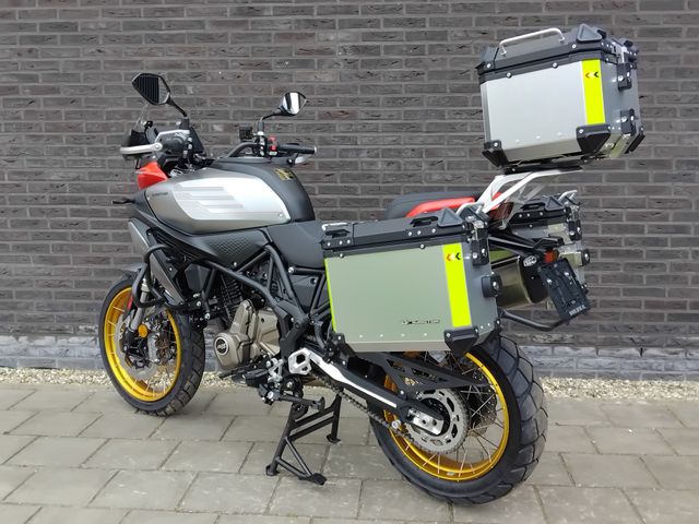 QJMOTOR - srt-700-x-touring
