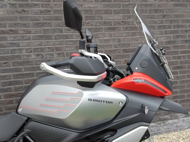 QJMOTOR - srt-700-x-touring