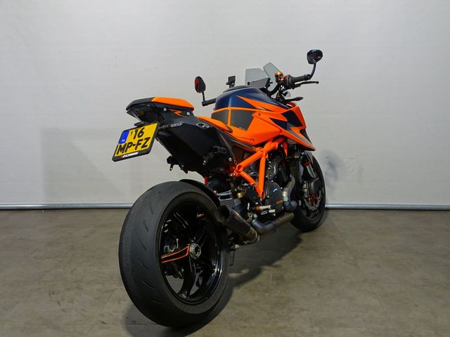 ktm - 1290-super-duke-r
