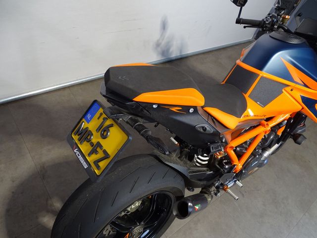 ktm - 1290-super-duke-r