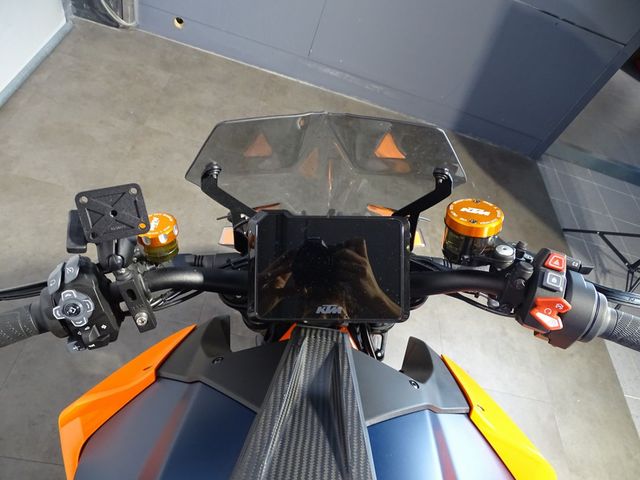 ktm - 1290-super-duke-r