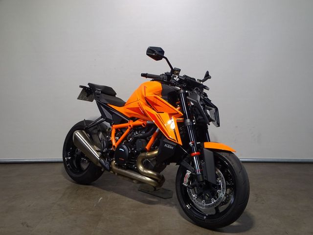 ktm - 1390-super-duke-r