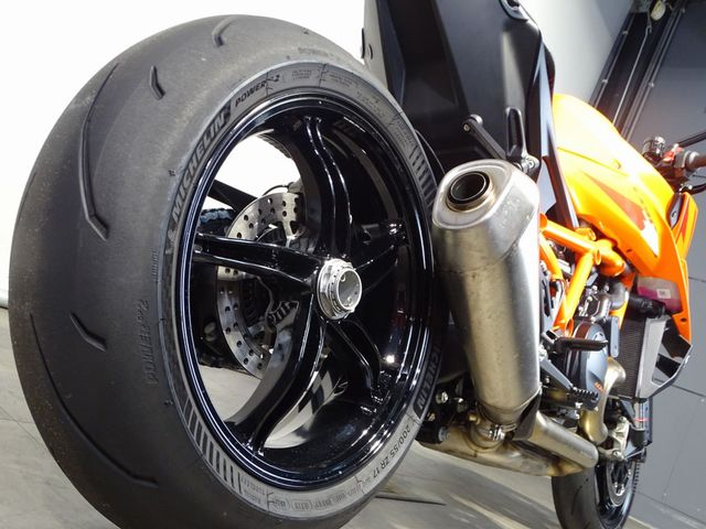 ktm - 1390-super-duke-r