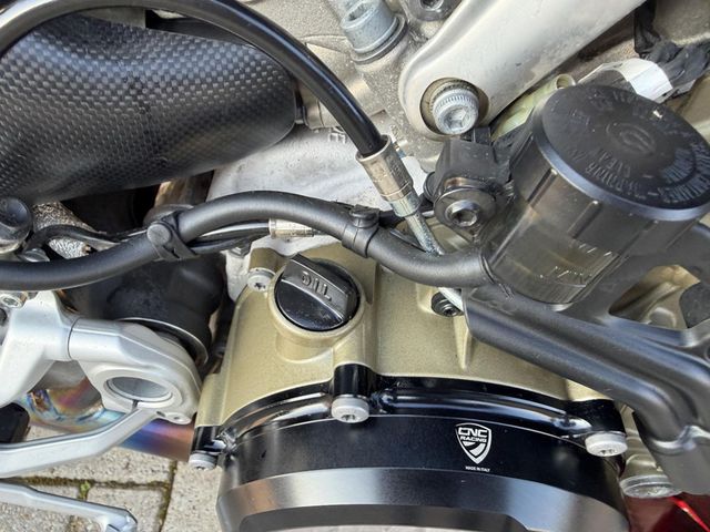 ducati - streetfighter-v4