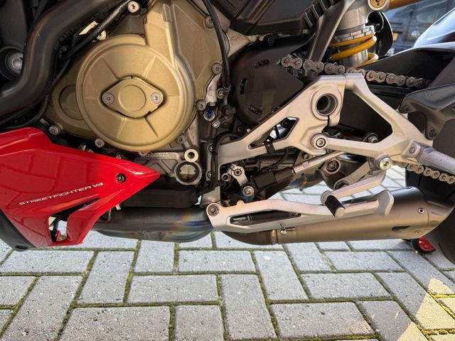 ducati - streetfighter-v4