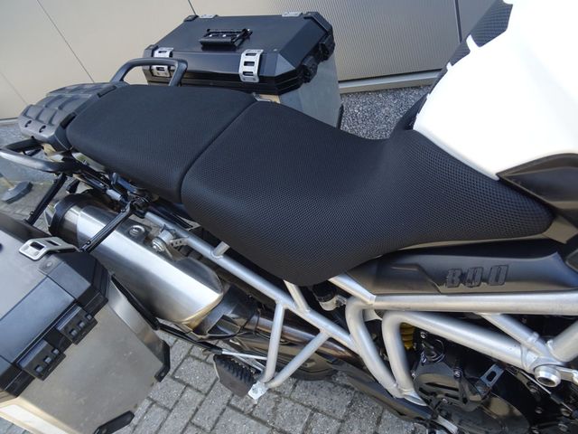 triumph - tiger-800-xc