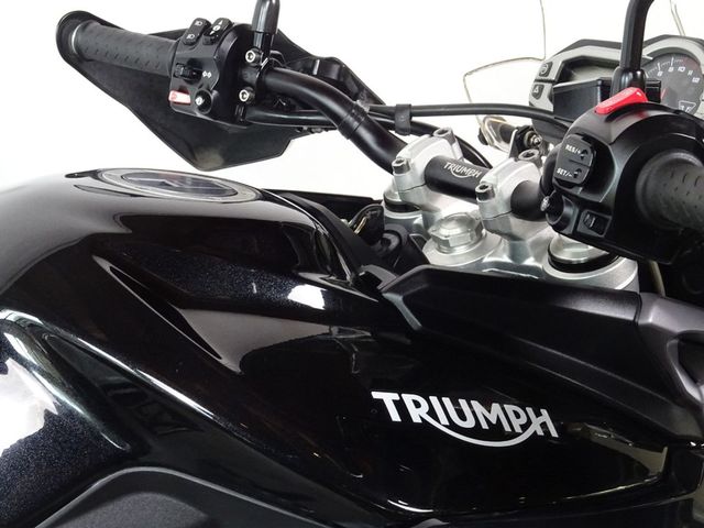 triumph - tiger-800-xrx