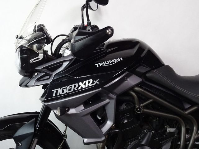 triumph - tiger-800-xrx