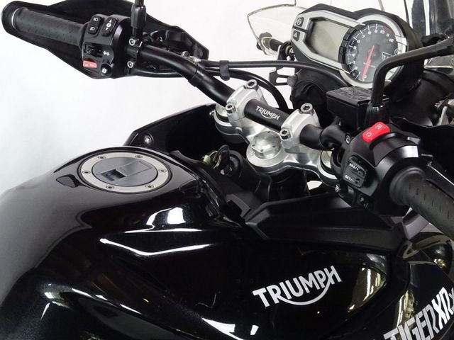 triumph - tiger-800-xrx
