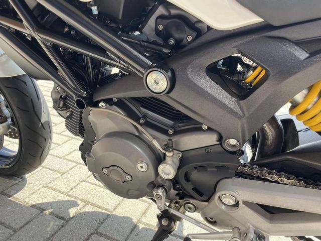 ducati - monster-696