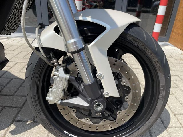 ducati - monster-696