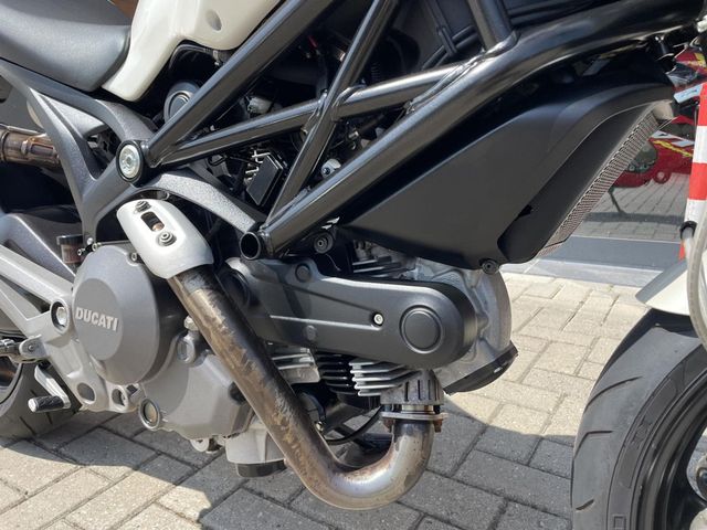 ducati - monster-696