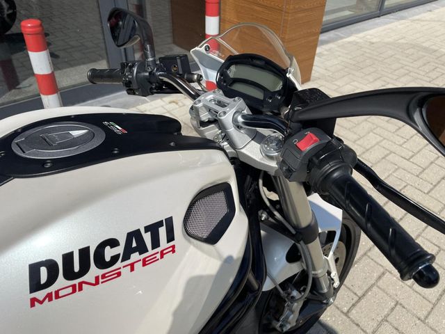 ducati - monster-696
