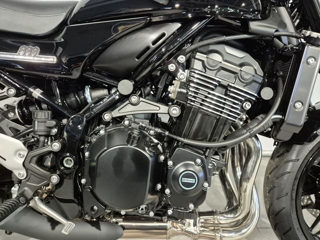 kawasaki - z900rs-black-ball-edition