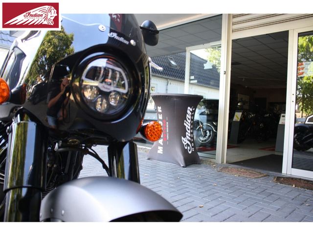 indian - chief-bobber-dark-horse