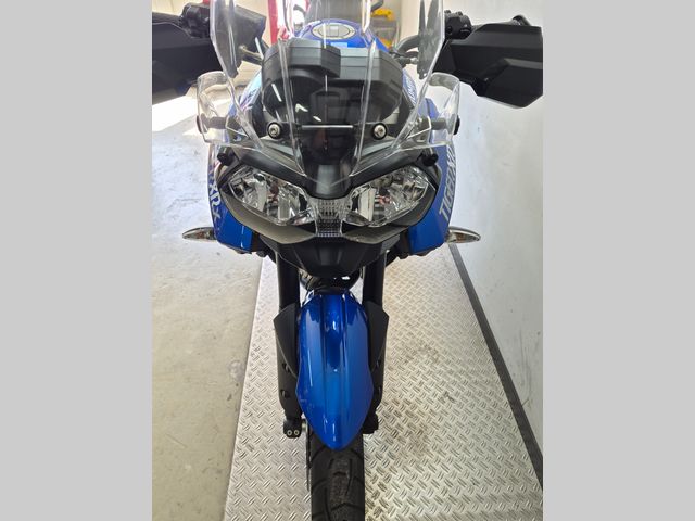 triumph - tiger-800-xrx
