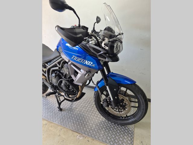 triumph - tiger-800-xrx