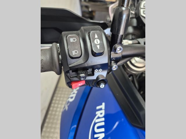triumph - tiger-800-xrx