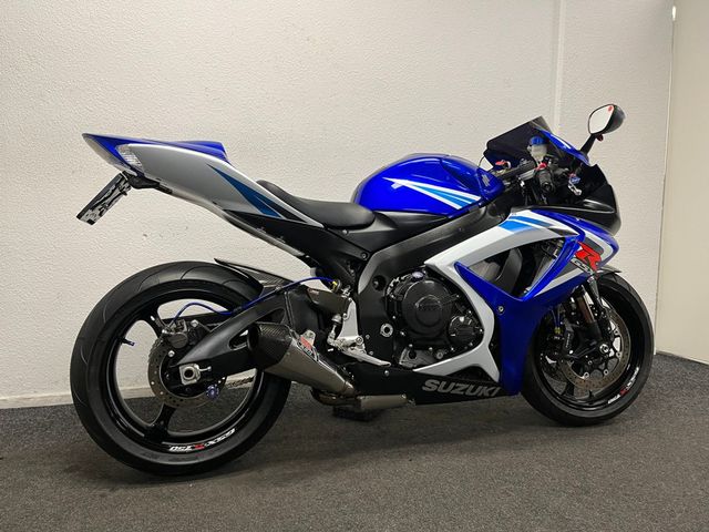 suzuki - gsx-r-750