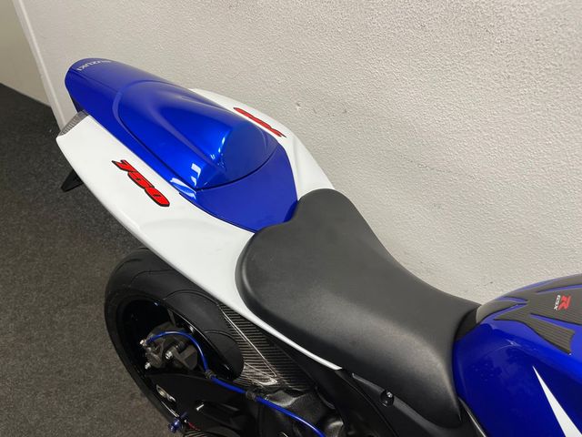 suzuki - gsx-r-750