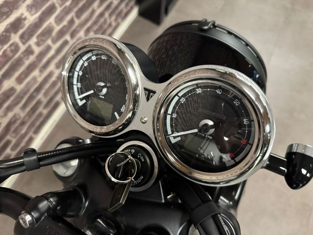 triumph - bonneville-t-120-black