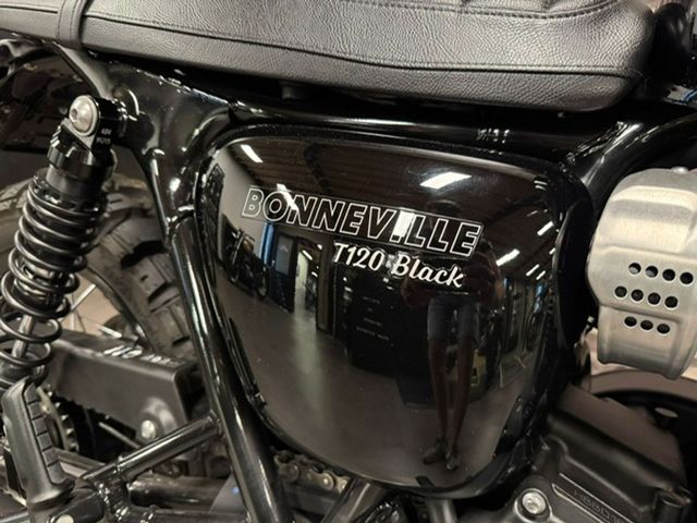 triumph - bonneville-t-120-black