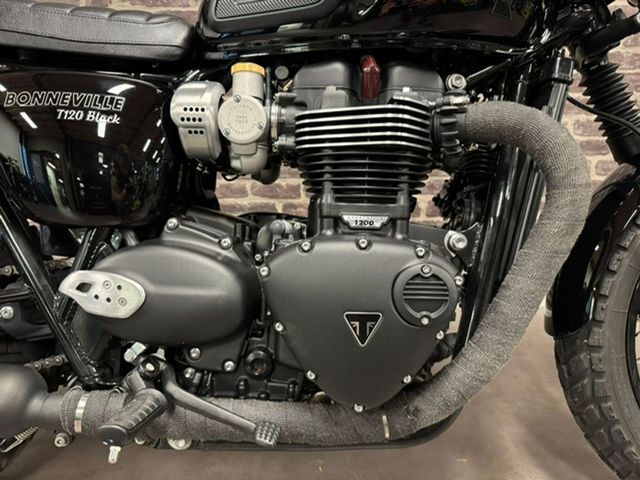 triumph - bonneville-t-120-black