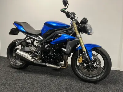 TRIUMPH STREET TRIPLE 675 – foto 3