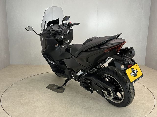 yamaha - tmax-tech-max-560