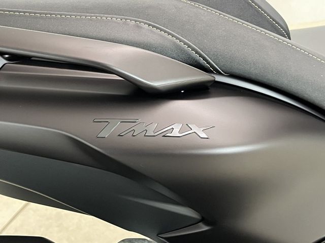 yamaha - tmax-tech-max-560
