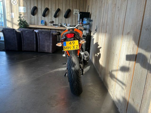 ktm - 690-duke
