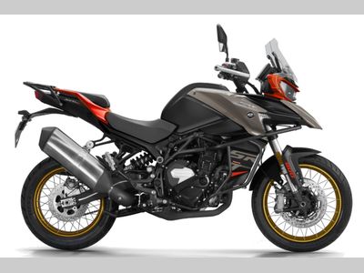 QJMOTOR SRT 800 SX TOURING – foto 3