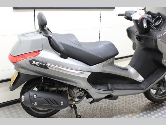 piaggio - xevo-125