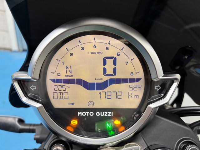 moto-guzzi - v-7-stone