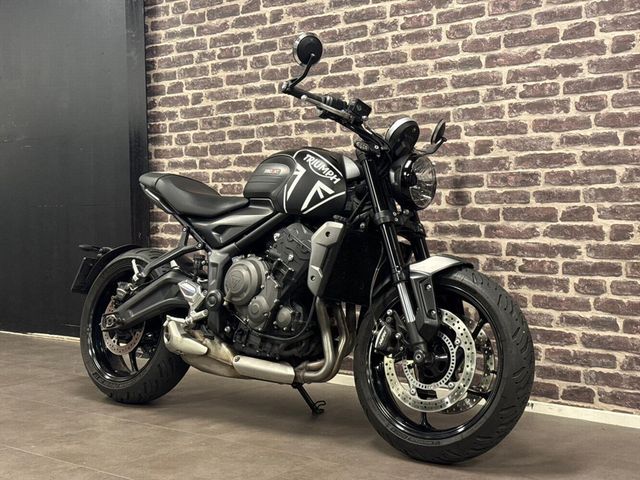 triumph - trident-900