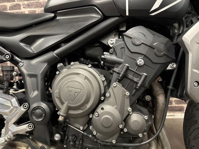 triumph - trident-900