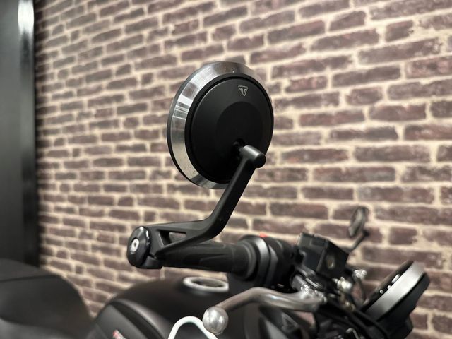 triumph - trident-900