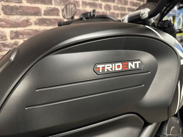 triumph - trident-900